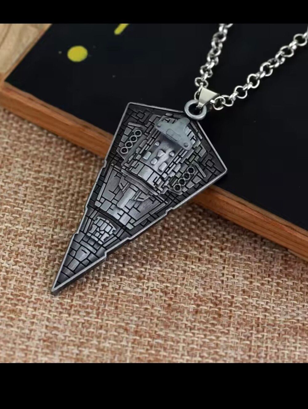 Star Wars Necklace - Picture 4 of 5